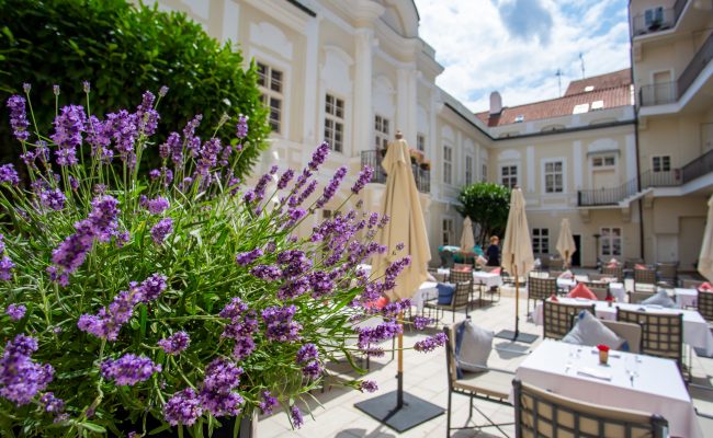 Hotel-mozart-prague-first-courtyard-levander