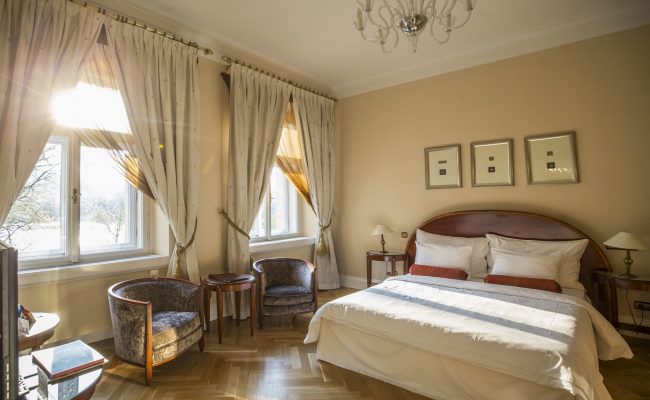 Lutetia suite vintage bedroom