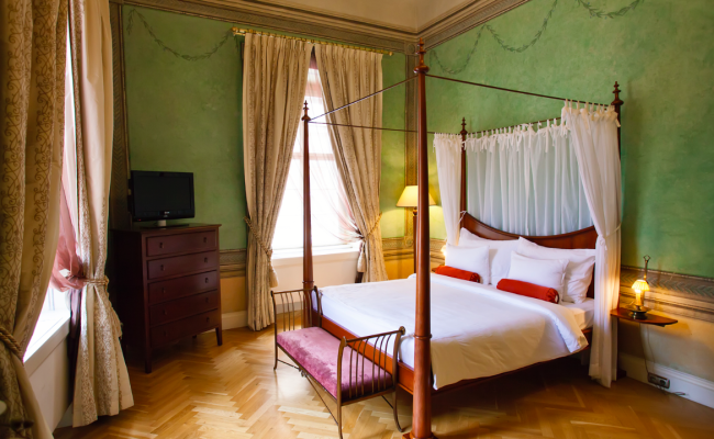 the Mozart hotel prague Deluxe Suite bedroom